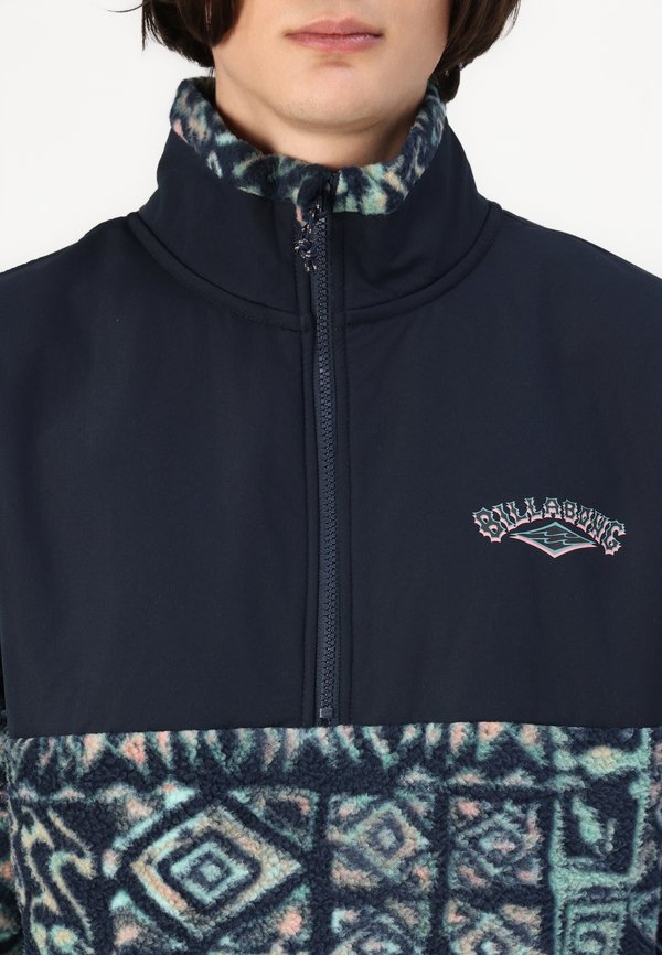 BOUNDARY RE ISSUE - Fleece jumper2