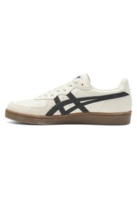 Unselected, cream black
