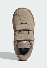 adidas Sportswear VL COURT 3.0 - Obuća za bebe - blanch cargo   pure ruby   gold metallic