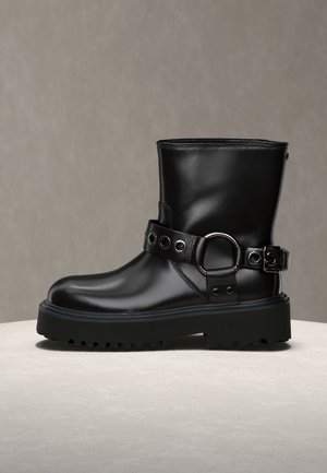 Μποτάκια πλατφόρμα - black