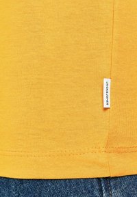 Jack & Jones JJE TEE  O-NECK  - T-Shirt basic - golden orange