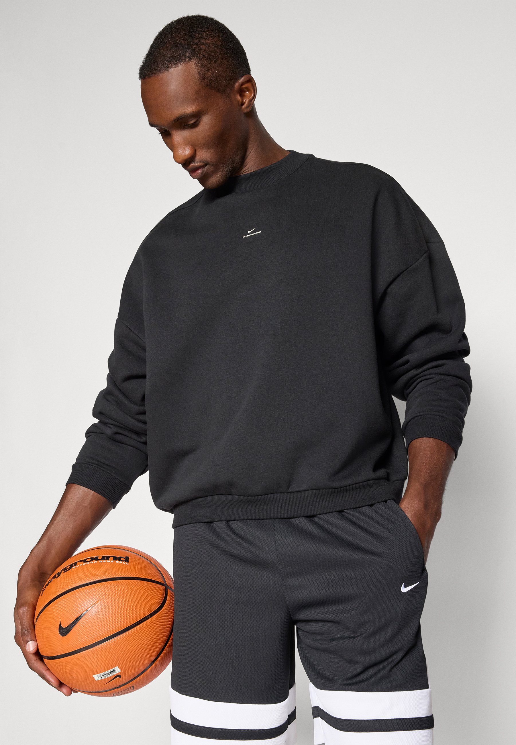 nike standard issue crew