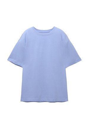 Tricou bleu deschis cu mânecă scurtă, confecționat dintr-un material moale, având o croială lejeră, decolteu rotund și o textură netedă, fără modele sau accente.