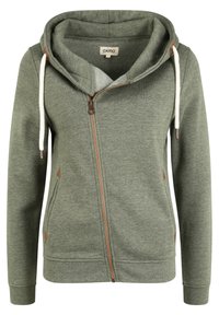 Sudadera con capucha de color verde, con cremallera de longitud completa y un acento de cremallera marrón contrastante, así como cordones. Cuenta con bolsillos laterales y puños acanalados.