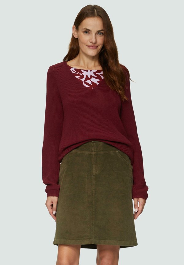 MET V-HALS VAN EEN MIX - Strickpullover - rubinrot