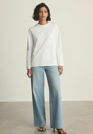 Next, REGULAR FIT - HEAVYWEIGHT LONG SLEEVE CREW NECK T-SHIRT - Pikkade varrukatega topp - white