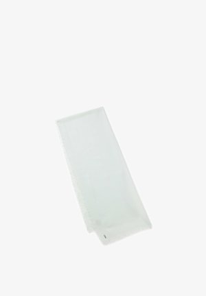 Sciarpa rettangolare bianca con sottili frange sui bordi, piegata longitudinalmente su uno sfondo bianco semplice.