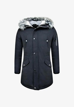 Zwarte parka-jas met capuchon gevoerd met nepbont, ritsvak aan de zijkant, borstzakken en sluiting met drukknoopjes. Gladde textuur en halflange snit.