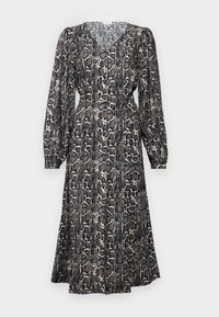 Unselected, december sky