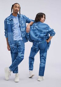 Kickers Abrigo corto - bleu