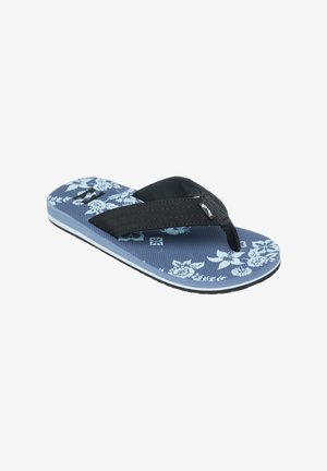 Flip-Flop mit einem schwarzen Riemen und einem blauen, gemusterten Fußbett mit Blumenmotiven. Strukturiere Gummisohle für guten Grip.
