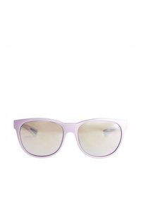 Svetlofialové slnečné okuliare so štíhlym dizajnom, mierne tvarom mačacích očí a gradientnými sklami. Matný povrch s jemnými akcentmi na stranoch.