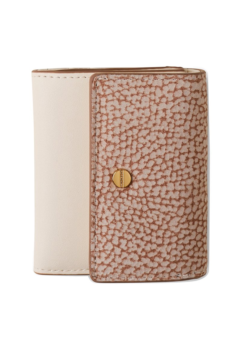 Gefaltete beige und braune Geldbörse mit einem goldenen runden Knopf auf dem gemusterten Deckel, gestickten Kanten und glatter Oberfläche.
