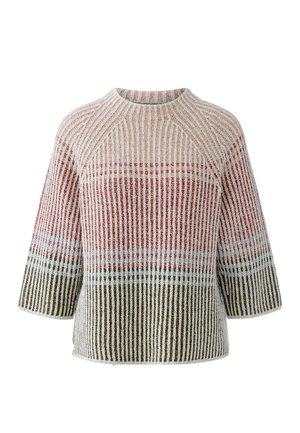 Grob gestrickter Pullover mit dreiviertel Ärmeln, der vertikale Rippen aufweist, in pink, rot, blau, oliv und cremefarbenen horizontalen Streifen.