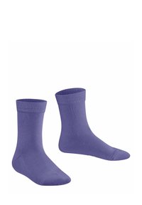 Zwei Paar lila Socken mit gerippten Bündchen oben, flach auf einem weißen Hintergrund ausgelegt. Die weiche Stoffstruktur ist sichtbar.