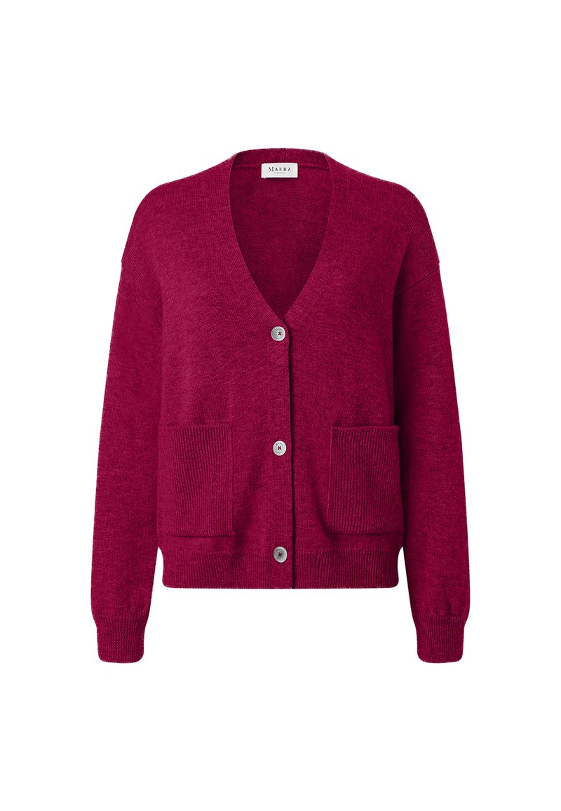 Cárdigan burdeos de suave tejido de punto, con escote en V, cierre de cinco botones y dos bolsillos frontales con detalles acanalados.
