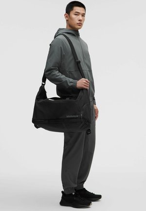lululemon, 3-IN-1 GYM DUFFLE BAG LARGE 35L MEN'S BAGS,PURSES,WALLETS UNISEX - Rejsetasker - black onyx grey-