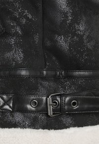 Sixth June Giacca in similpelle - black