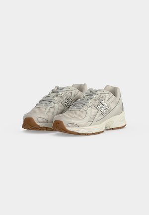 New Balance 740 Safari Moonbeam Gum — foto 3