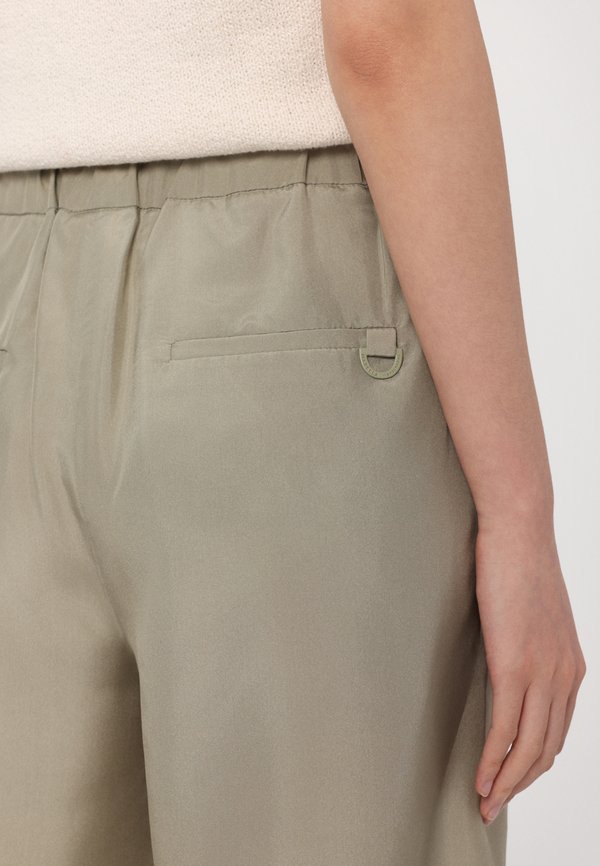 BORBONA - Shorts - verde2