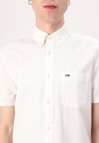 Thumbnail Image 7