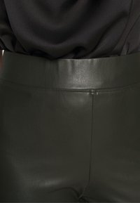 ONLY Leggings - green