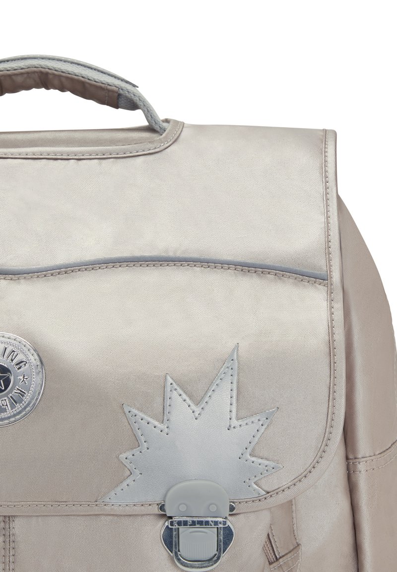 Kinder Schulranzen & Sets | Kipling INIKO BTS Schulranzen soft metallic glow/rosa - PX05565 Kinder Schulranzen & Sets | Kipling INIKO BTS Schulranzen soft metallic glow/rosa - PX05565