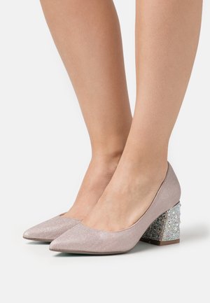 Blue by Betsey Johnson, Escarpins - pink