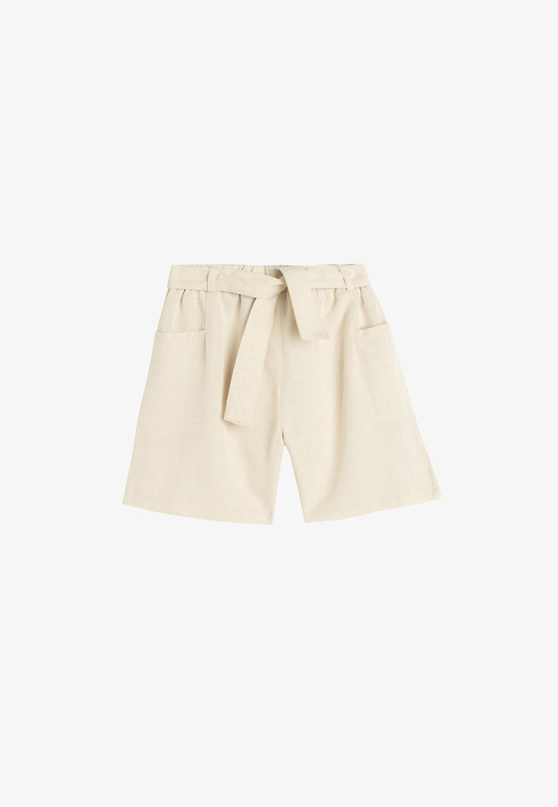 Shorts beiges en tissu texturé avec une ceinture à nouer, dotés de deux poches avant et d'une coupe ample pour le confort.
