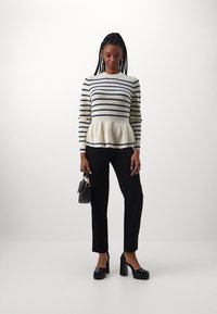 ONLY ONLIBI PEPLUM O NECK  - Strikkegenser - whitecap/blues
