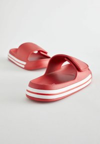 Next STRIPE - REGULAR FIT - Badesandaler - red