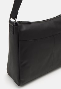Zign LEATHER UNISEX - Skulderveske - black