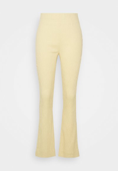 Holzweiler KIND PLEAT TROUSERS - Παντελόνι - light yellow