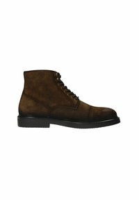 Bruine suède enkelboots met een ronde neus, metalen oogjes en een gestructureerde zwarte rubberen zool. Heeft stiksel langs de naden.