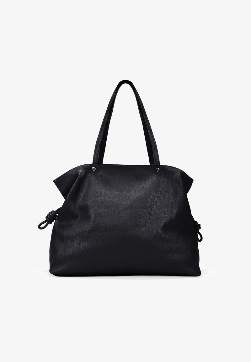 Bolso tote de cuero negro con dos asas, lados con cordón y accesorios en tono dorado. Textura suave y diseño espacioso para uso diario.
