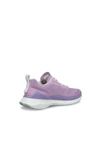 Scarpa da atletica viola con tomaia in mesh e dettagli testurizzati, lacci bianchi e suola strutturata con una leggera curvatura.
