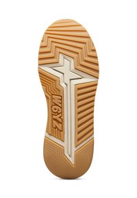 Podešev boty s texturovaným zigzagovým vzorem v oranžové a krémové barvě. Obsahuje výrazný bílý hvězdicový design a embosované logo.