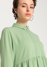 JDY PIPER NOOS - Vestido camiseiro - basil