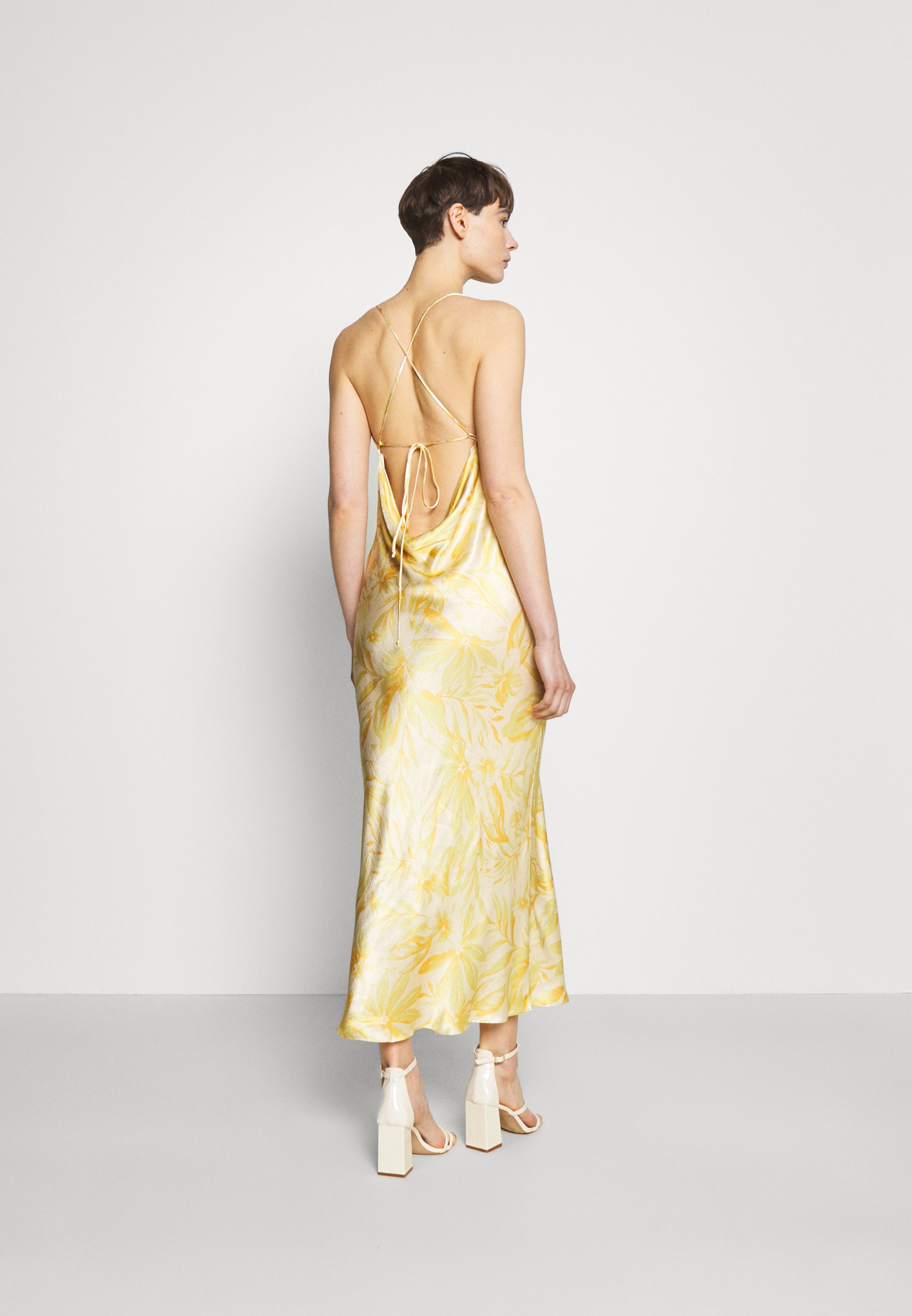 yellow bec and bridge