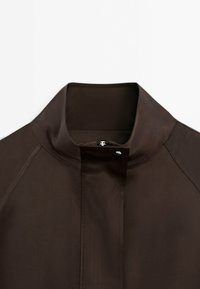 Thumbnail Image 9