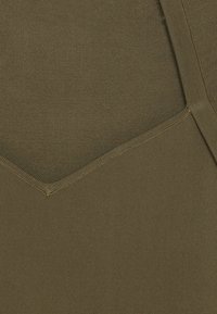 Alice + Olivia Langarmshirt - olive
