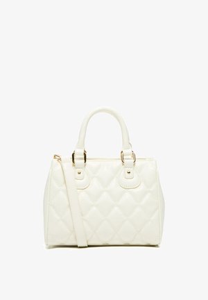 Borsa bianca trapuntata con doppio manico superiore, ferrature color oro e tracolla rimovibile su sfondo bianco semplice.