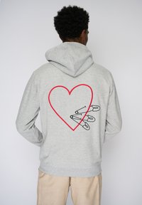 Mira Paris PINS BACK EMBROIDERY UNISEX - Majica s kapuljačom - grey