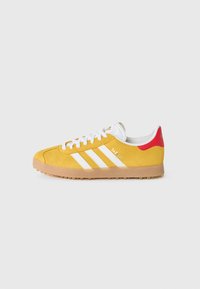 GAZELLE GOLF - Sapatilhas - white/bettersca
