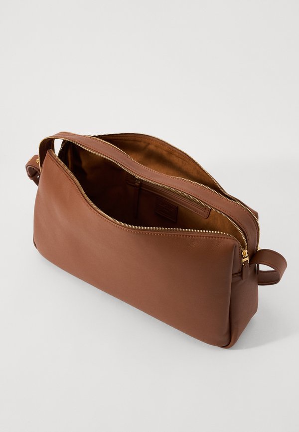 TROUSSE LARGE - Handbag - cognac2