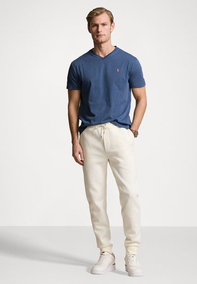 Polo Ralph Lauren CLASSIC FIT JERSEY V-NECK T-SHIRT - Basic T-shirt - clancy blue