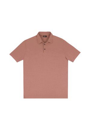 Męska koszulka polo z krótkim rękawem w stonowanym kolorze terakoty, z kołnierzykiem i trzema ciemnymi guzikami na przedniej listwie.