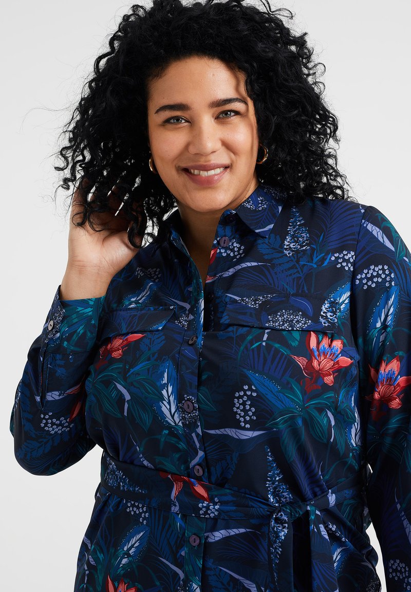 Damen Freizeitkleider | WE Fashion CURVE Blusenkleid blue/blau - NB28304 Damen Freizeitkleider | WE Fashion CURVE Blusenkleid blue/blau - NB28304