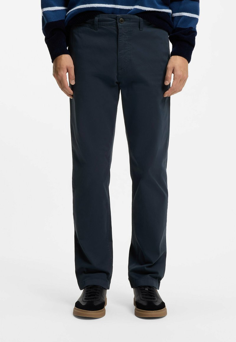 Marineblaue Chinos mit geradem Bein, Reißverschluss und Knopfverschluss. Verfügt über Seitentaschen und eine glatte Stoffstruktur.