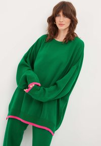 Cesare Gaspari OVERSIZED JOGGER SET  - Spodnie treningowe